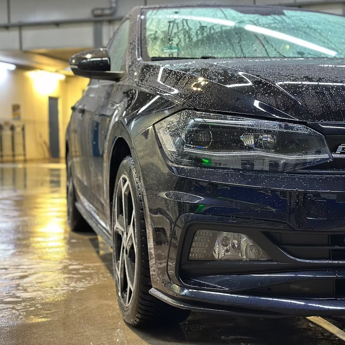 Het verschil tussen auto detailing en een gewone carwash
